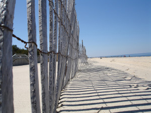 beach-fence-1566540-1280x960
